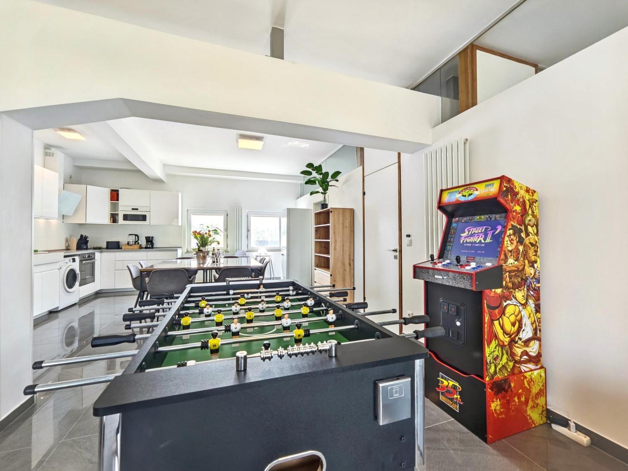 Apartment Loft Fuer Bis Zu 12, Whirlpool, Infrarotsauna, Arcade-spiele, Tischfussball, Wii *