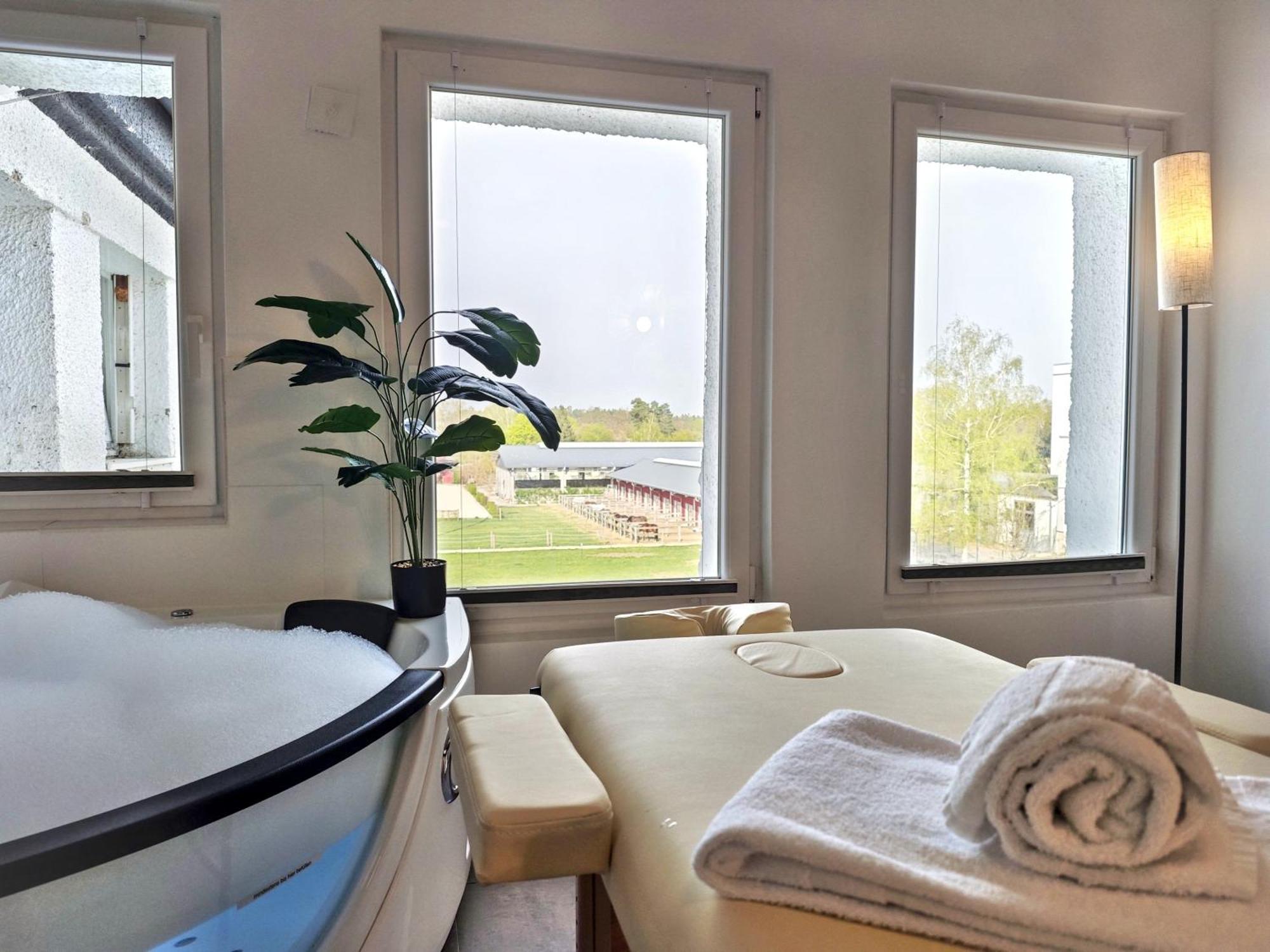 Loft Fuer Bis Zu 12, Whirlpool, Infrarotsauna, Arcade-spiele, Tischfussball, Wii Nürnberg