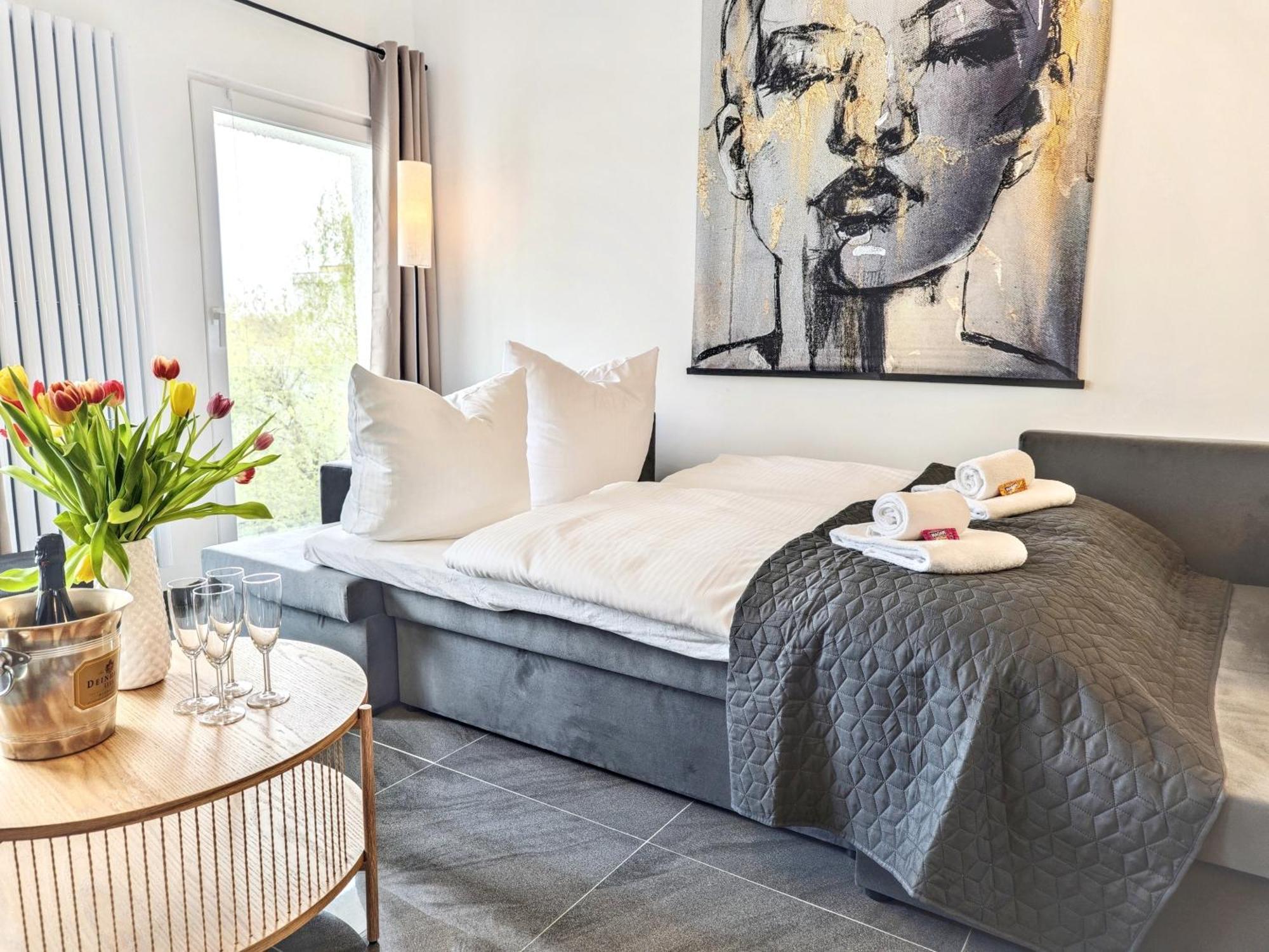 Loft Fuer Bis Zu 12, Whirlpool, Infrarotsauna, Arcade-spiele, Tischfussball, Wii * Nürnberg