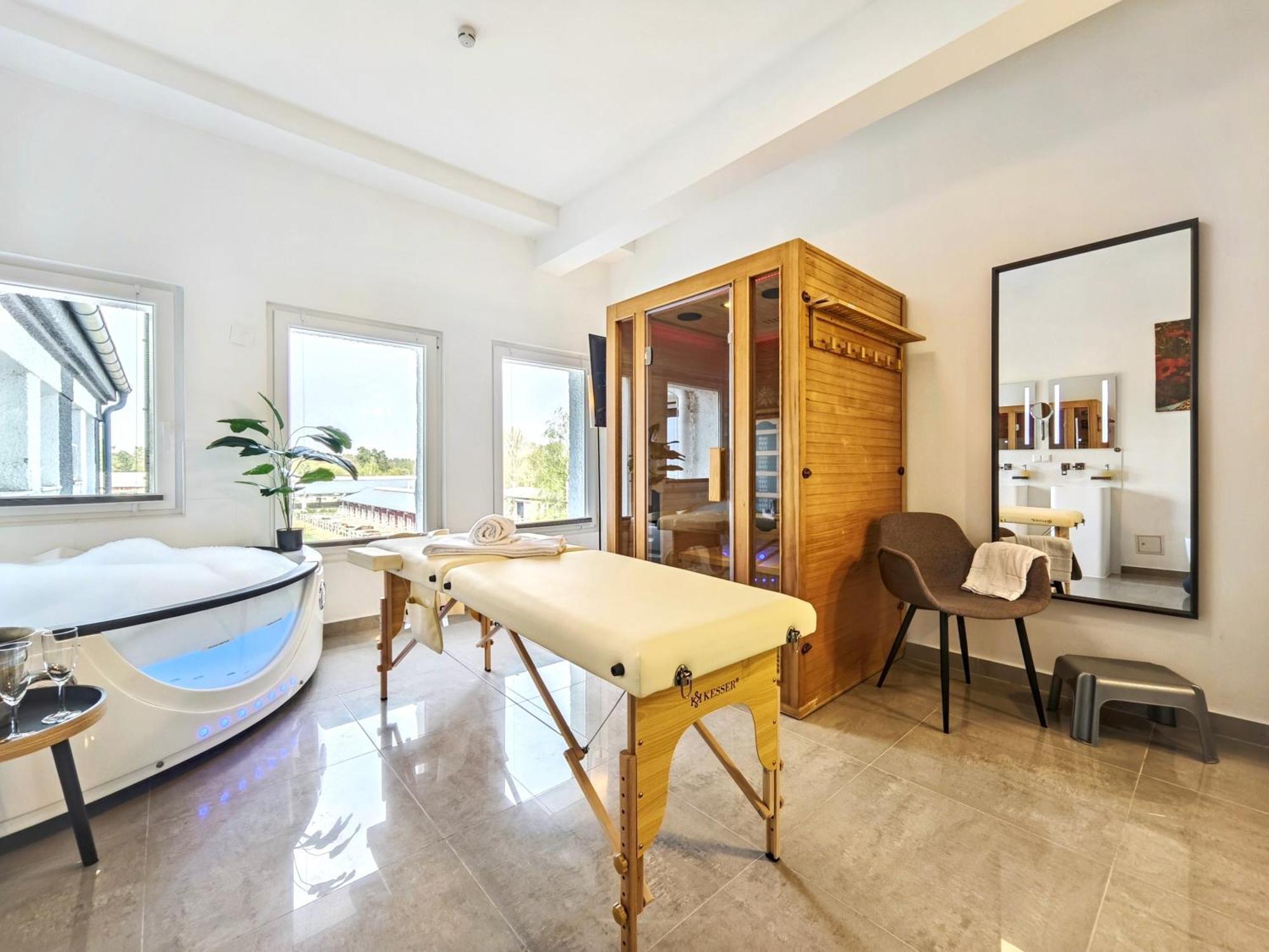 Loft Fuer Bis Zu 12, Whirlpool, Infrarotsauna, Arcade-spiele, Tischfussball, Wii Apartment