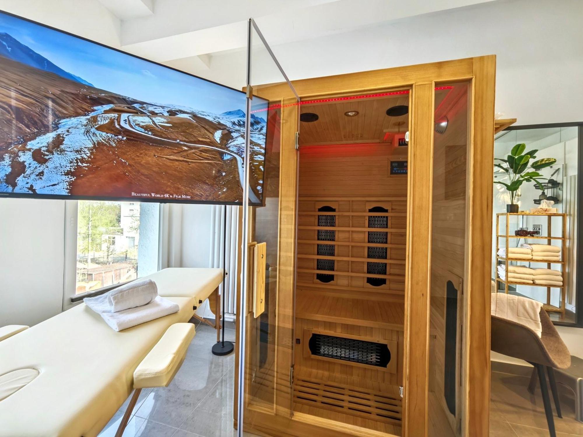 Loft Fuer Bis Zu 12, Whirlpool, Infrarotsauna, Arcade-spiele, Tischfussball, Wii *