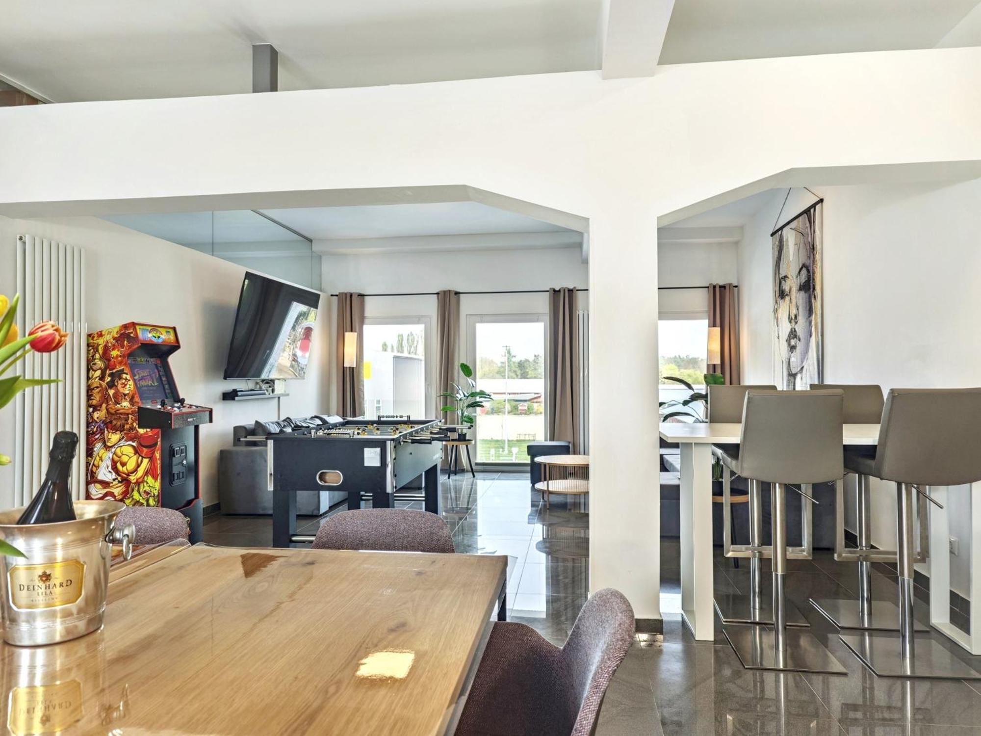 Apartment Loft Fuer Bis Zu 12, Whirlpool, Infrarotsauna, Arcade-spiele, Tischfussball, Wii