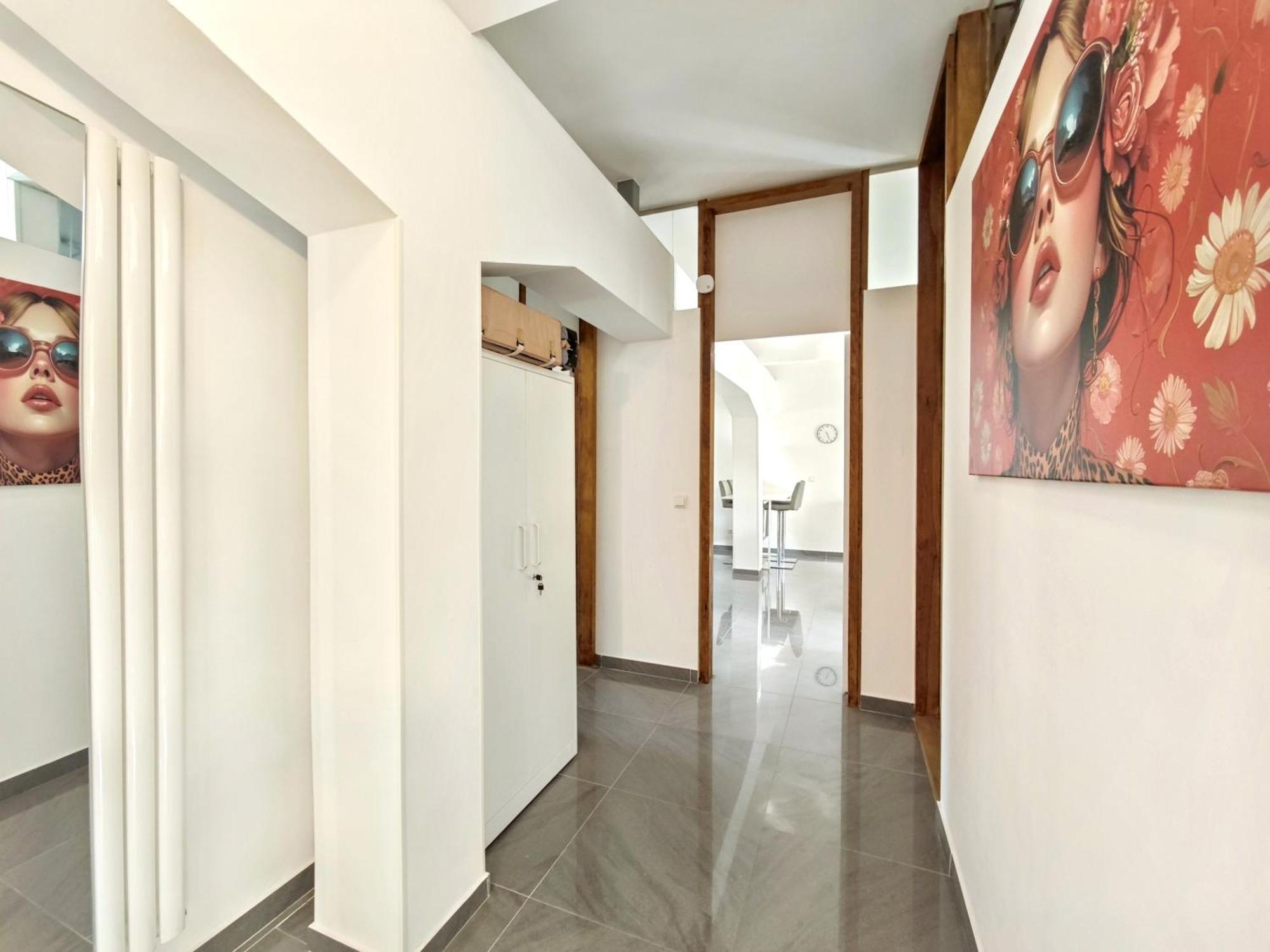 Loft Fuer Bis Zu 12, Whirlpool, Infrarotsauna, Arcade-spiele, Tischfussball, Wii Apartment *