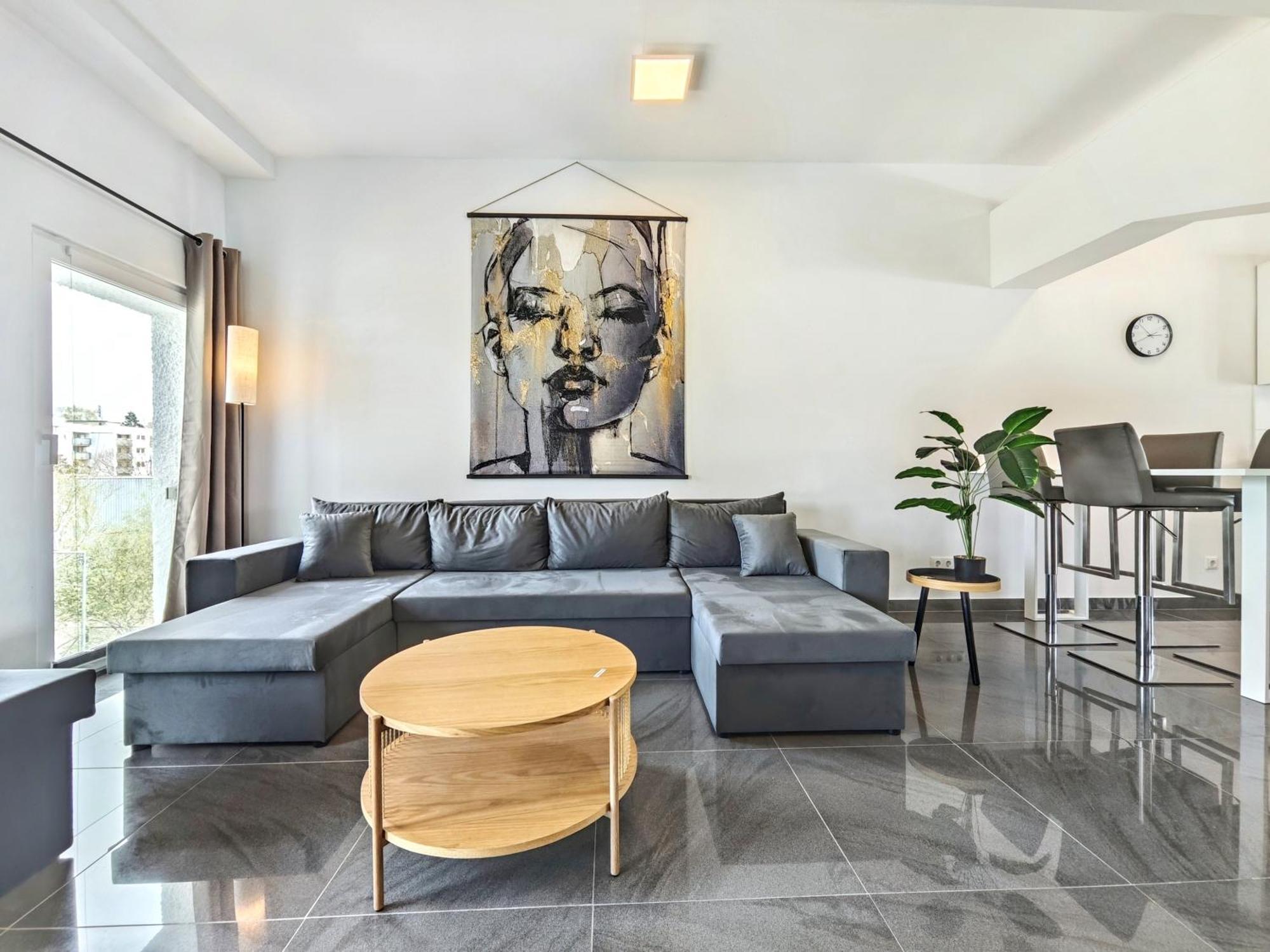 Apartment Loft Fuer Bis Zu 12, Whirlpool, Infrarotsauna, Arcade-spiele, Tischfussball, Wii *