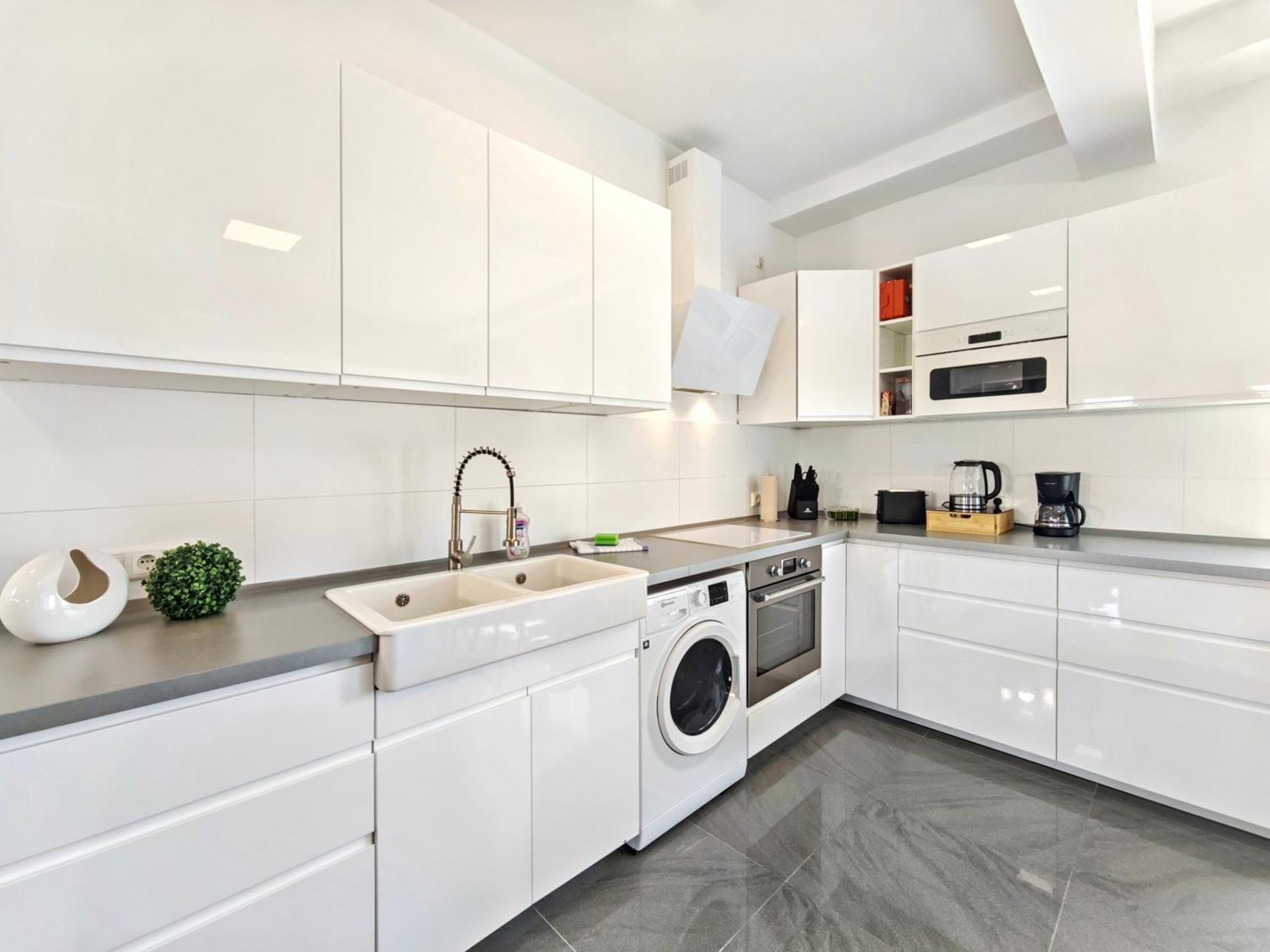 Loft Fuer Bis Zu 12, Whirlpool, Infrarotsauna, Arcade-spiele, Tischfussball, Wii Apartment Nürnberg