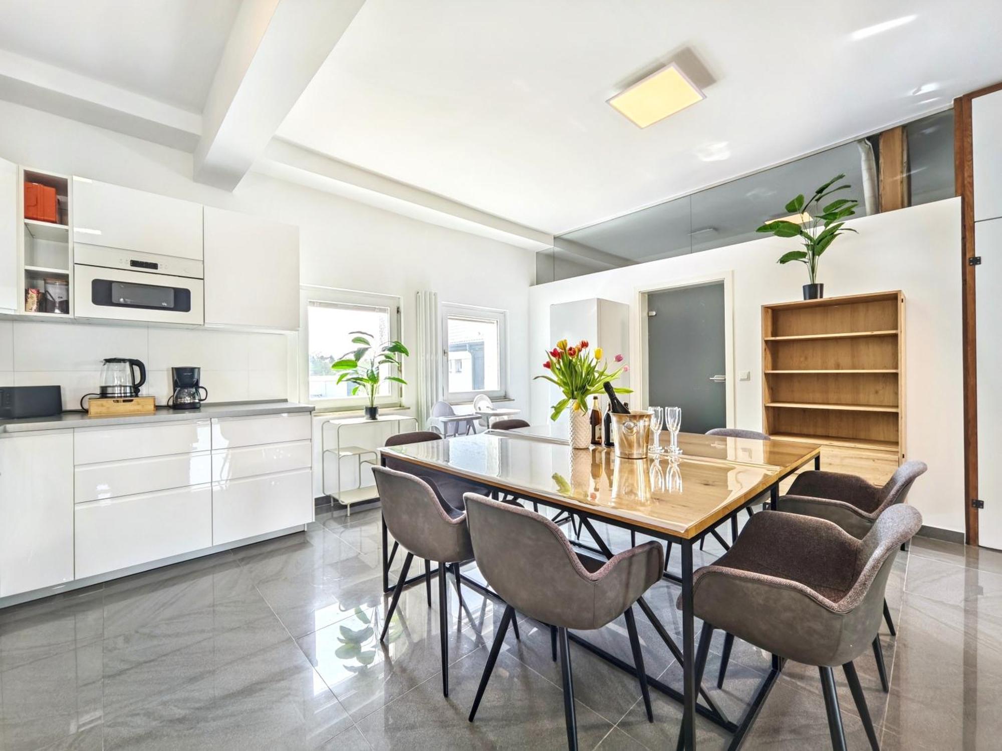Apartment Loft Fuer Bis Zu 12, Whirlpool, Infrarotsauna, Arcade-spiele, Tischfussball, Wii Nürnberg