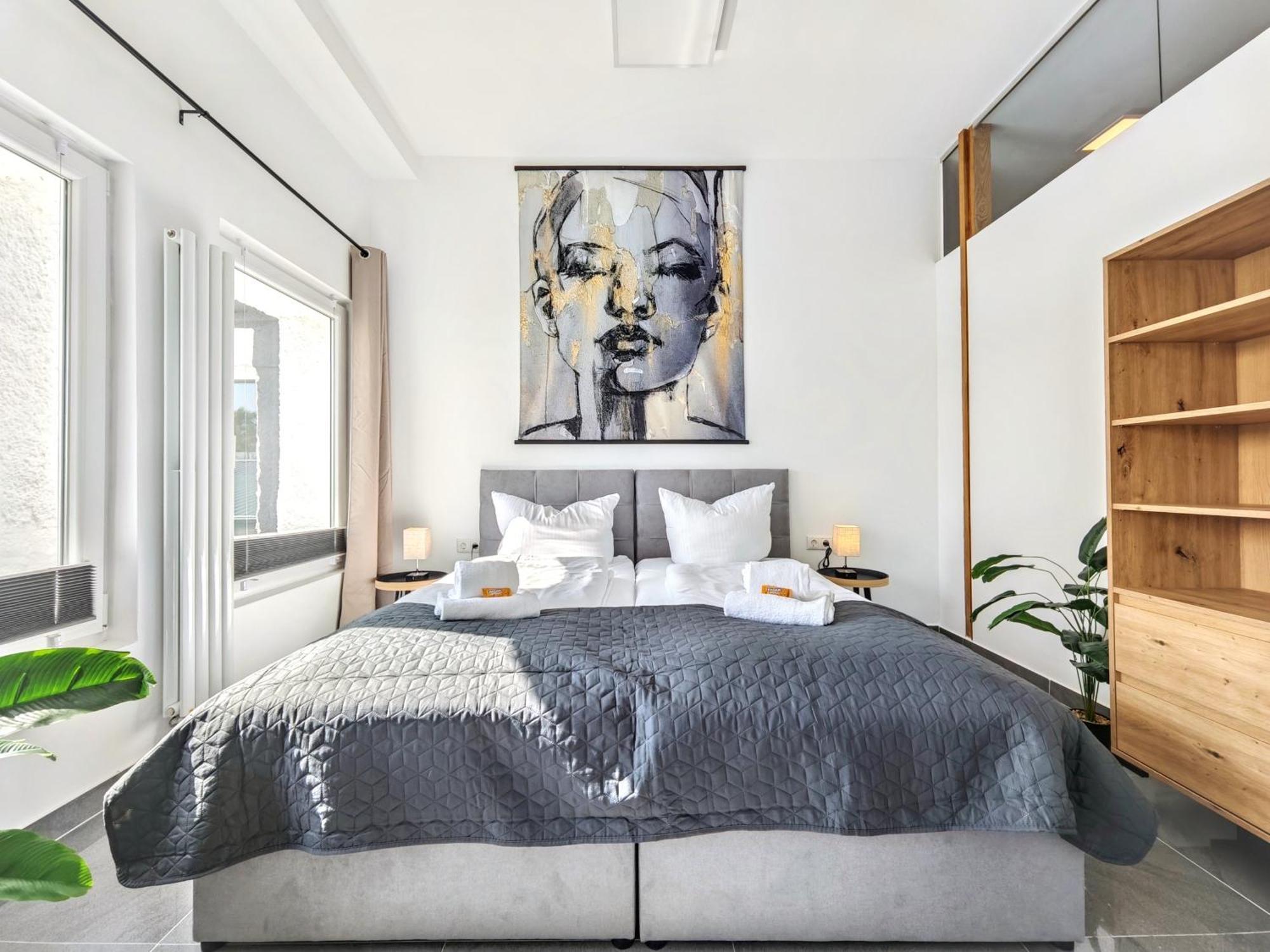 Loft Fuer Bis Zu 12, Whirlpool, Infrarotsauna, Arcade-spiele, Tischfussball, Wii Apartment *